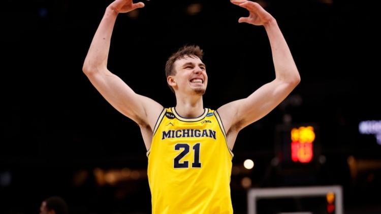 帮助队内年 帮助队内年