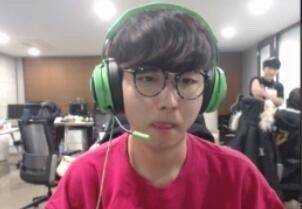 仅重视自身 仅重视自身